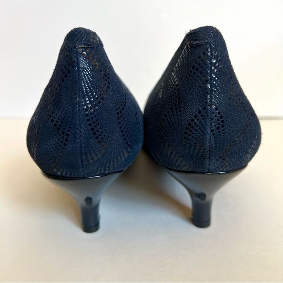 Trotters Kiera Evening Blue Wave Kitten Heel Leather Pumps Size 9N - Picture 7 of 11